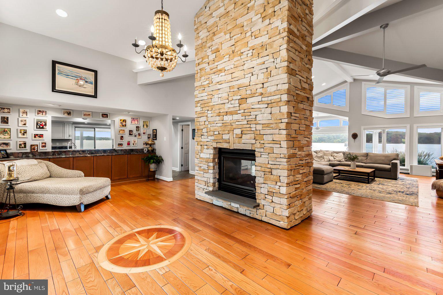 LONG POINT ON THE SEVERN - Residential