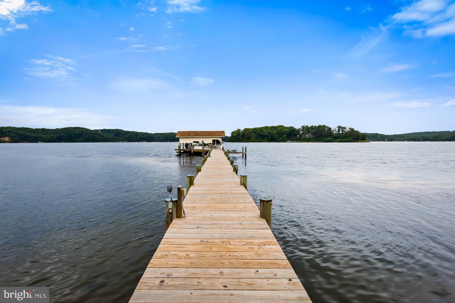 LONG POINT ON THE SEVERN - Residential