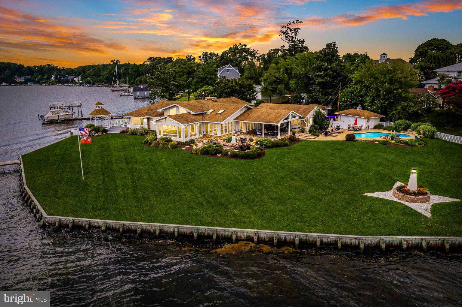 LONG POINT ON THE SEVERN - Residential