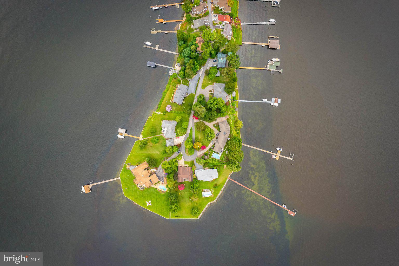 LONG POINT ON THE SEVERN - Residential