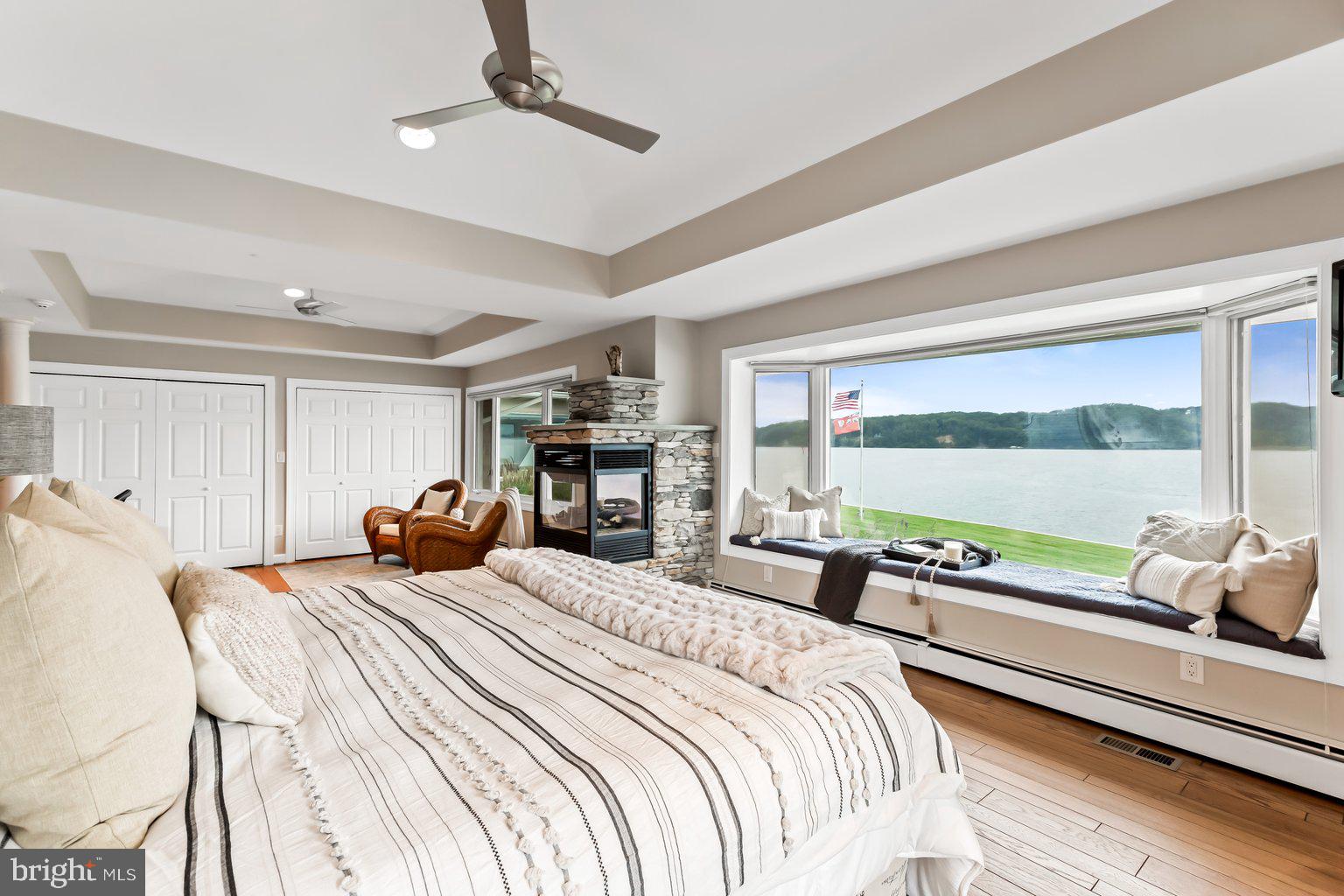 LONG POINT ON THE SEVERN - Residential