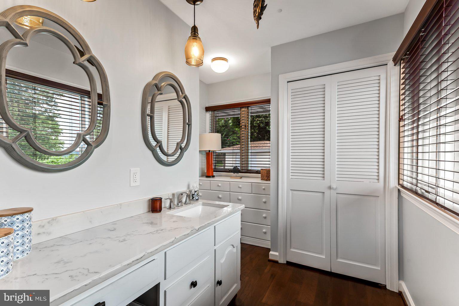 LONG POINT ON THE SEVERN - Residential