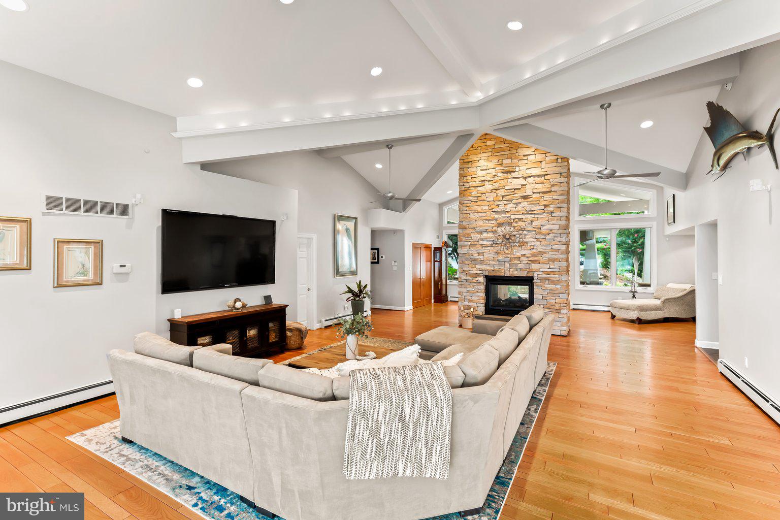 LONG POINT ON THE SEVERN - Residential