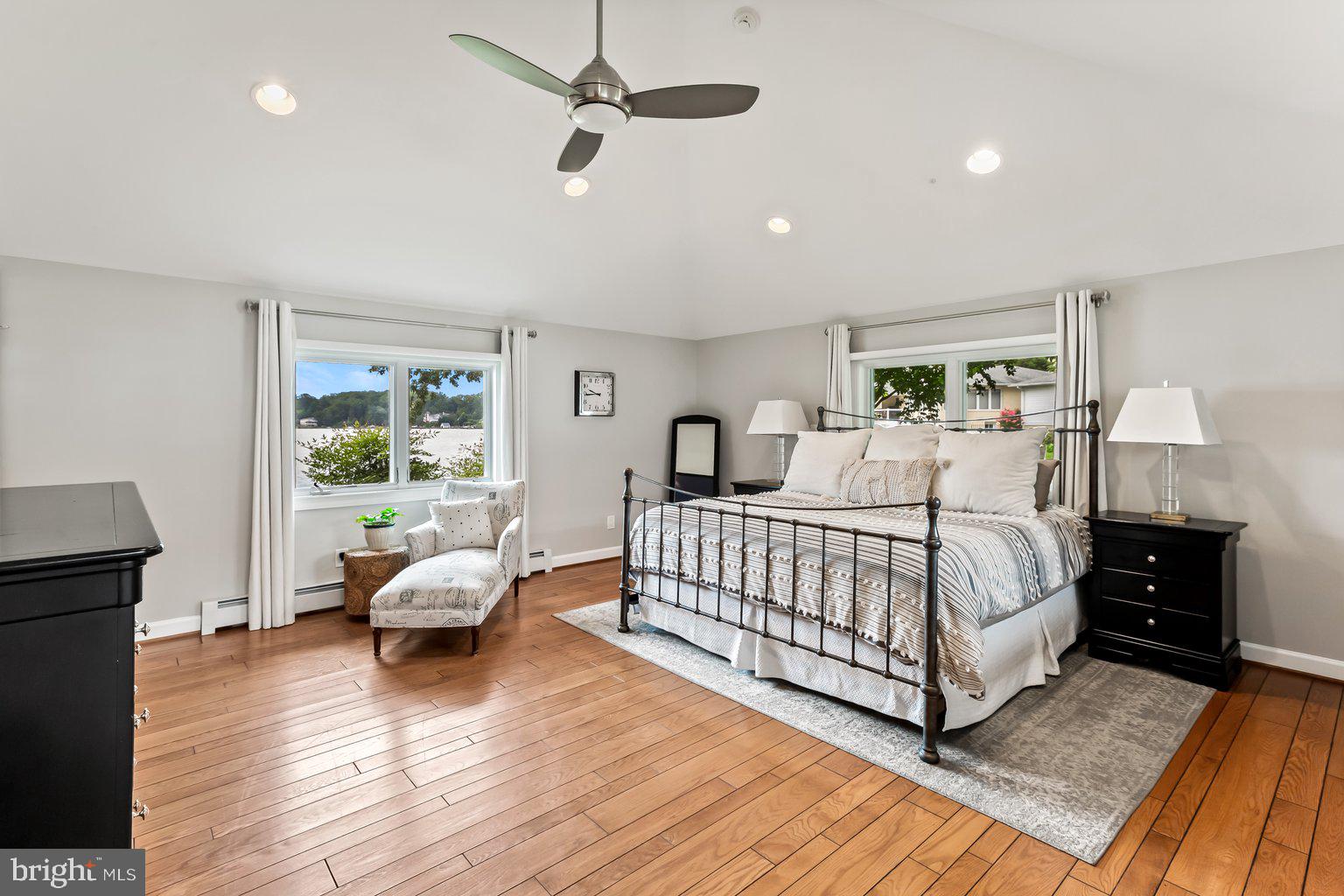 LONG POINT ON THE SEVERN - Residential