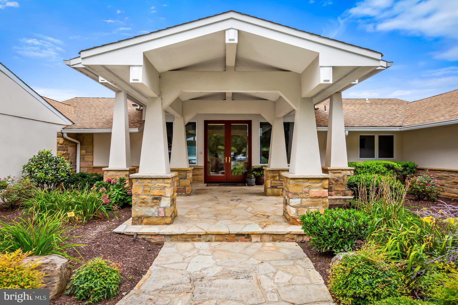 LONG POINT ON THE SEVERN - Residential