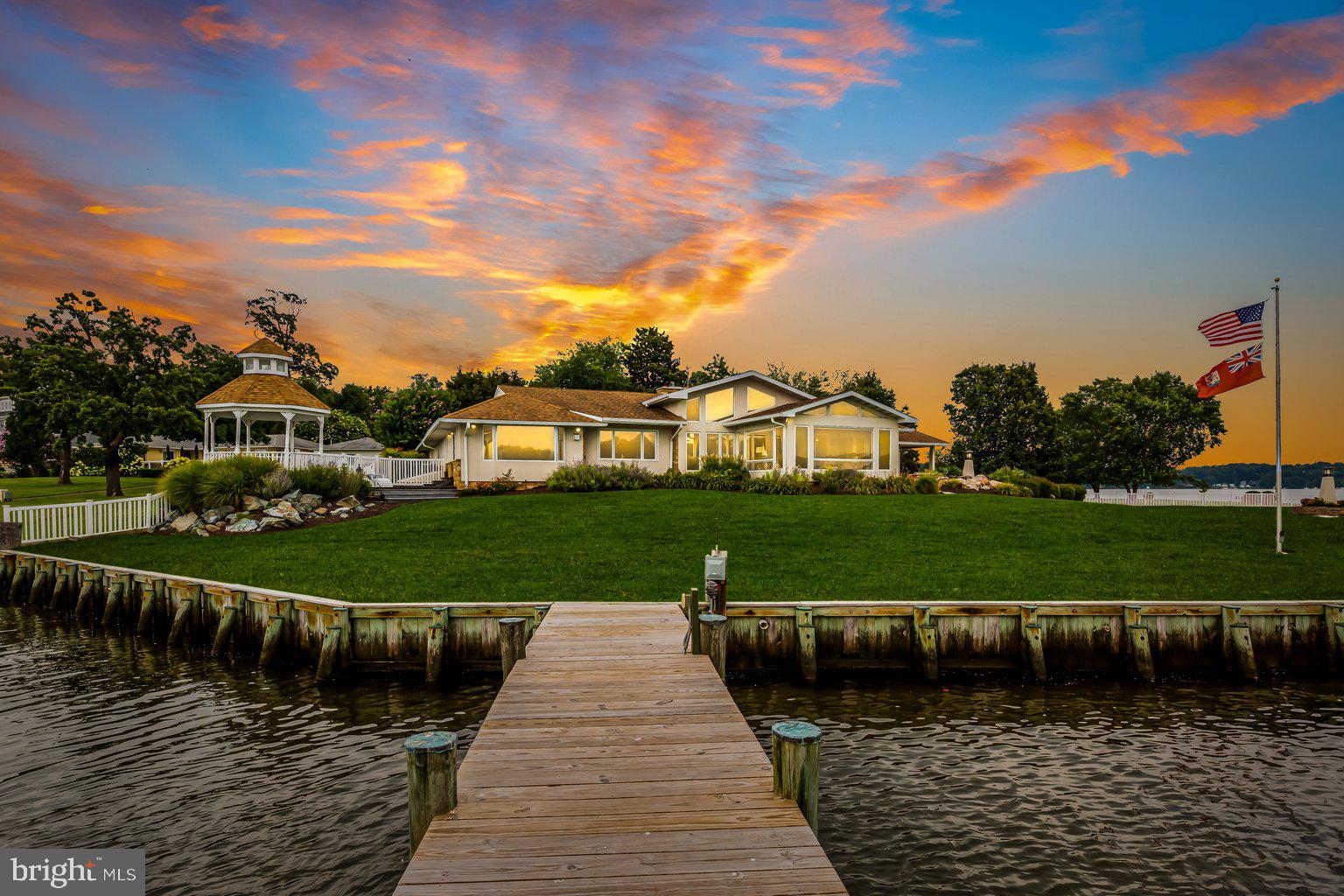 LONG POINT ON THE SEVERN - Residential