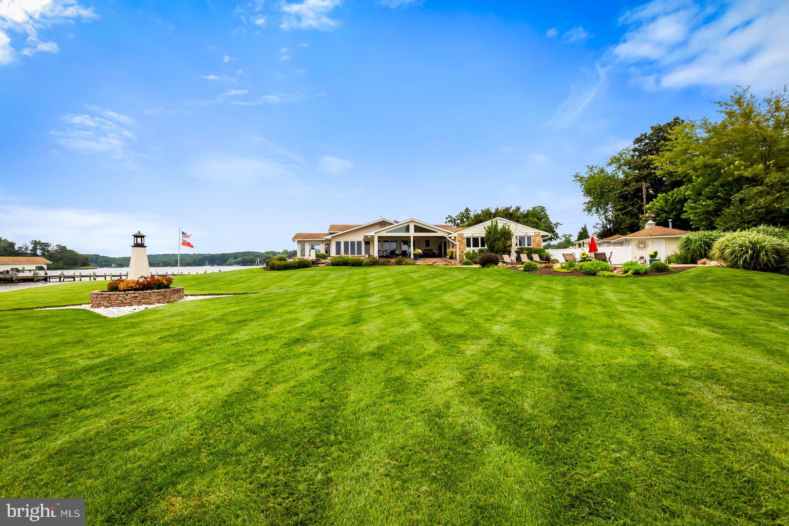 LONG POINT ON THE SEVERN - Residential