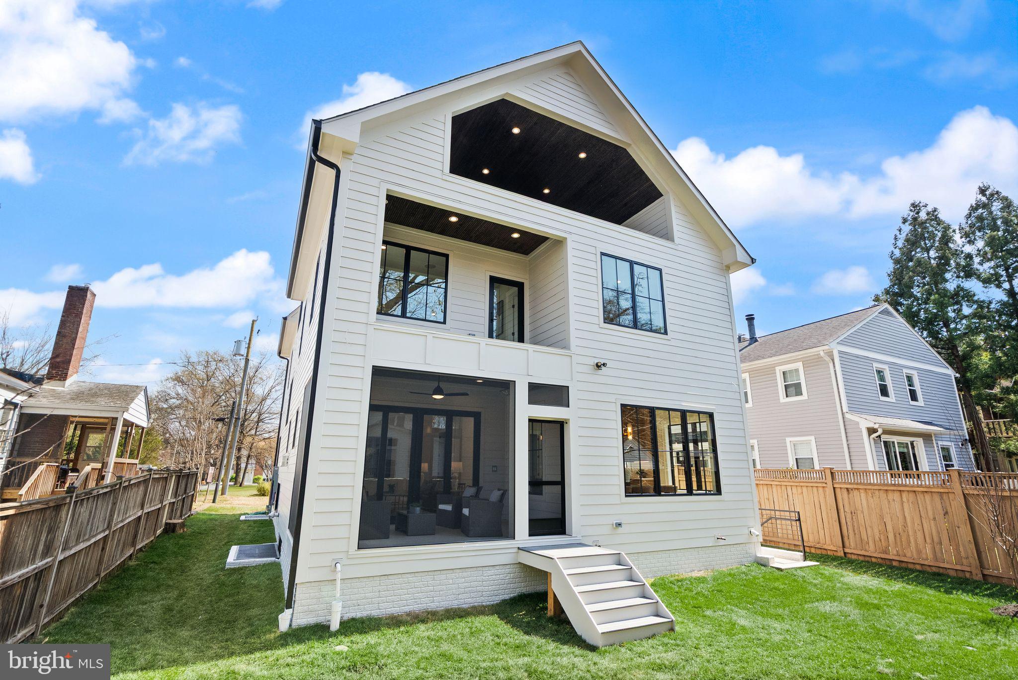 CLARENDON - Residential