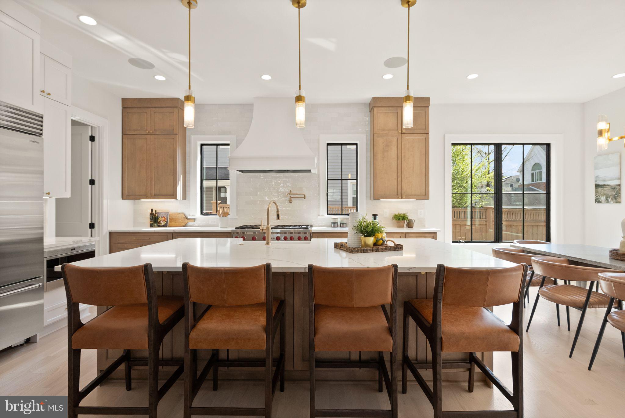 CLARENDON - Residential