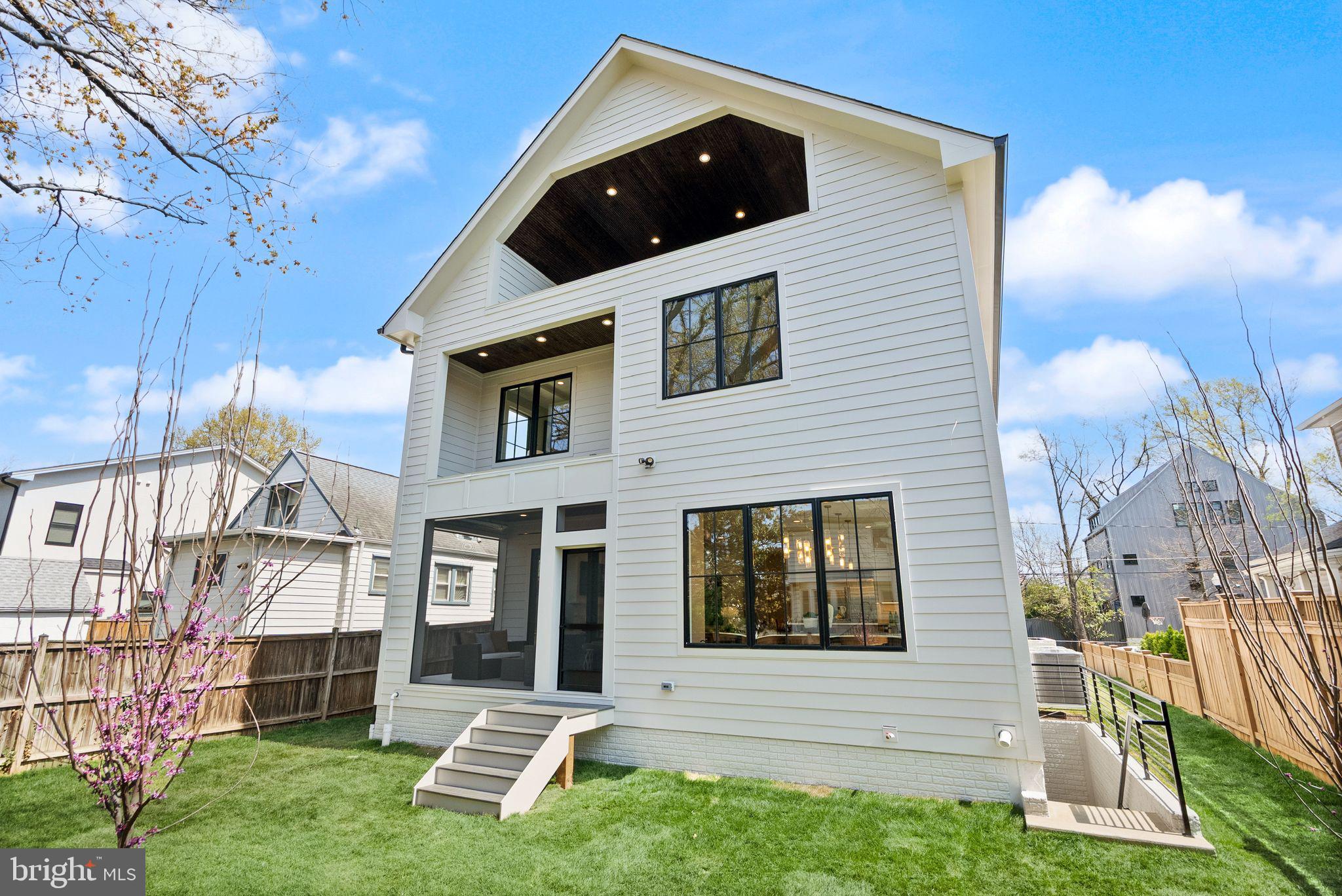 CLARENDON - Residential