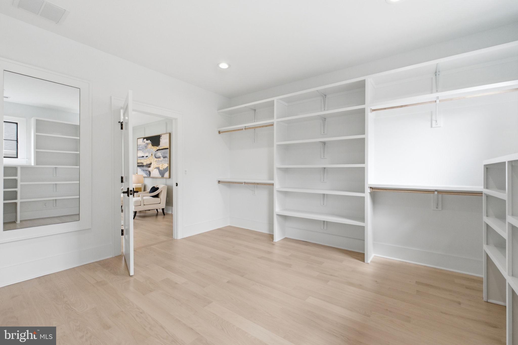 CLARENDON - Residential