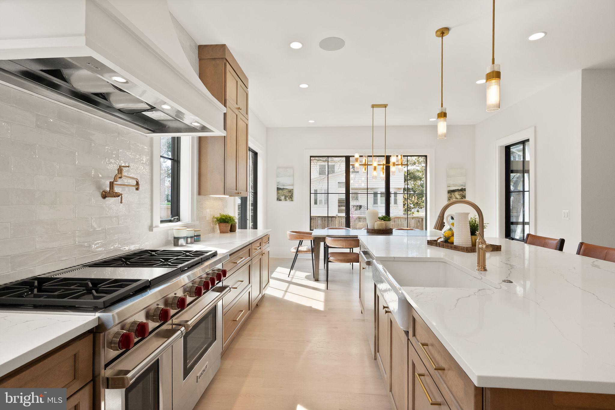 CLARENDON - Residential