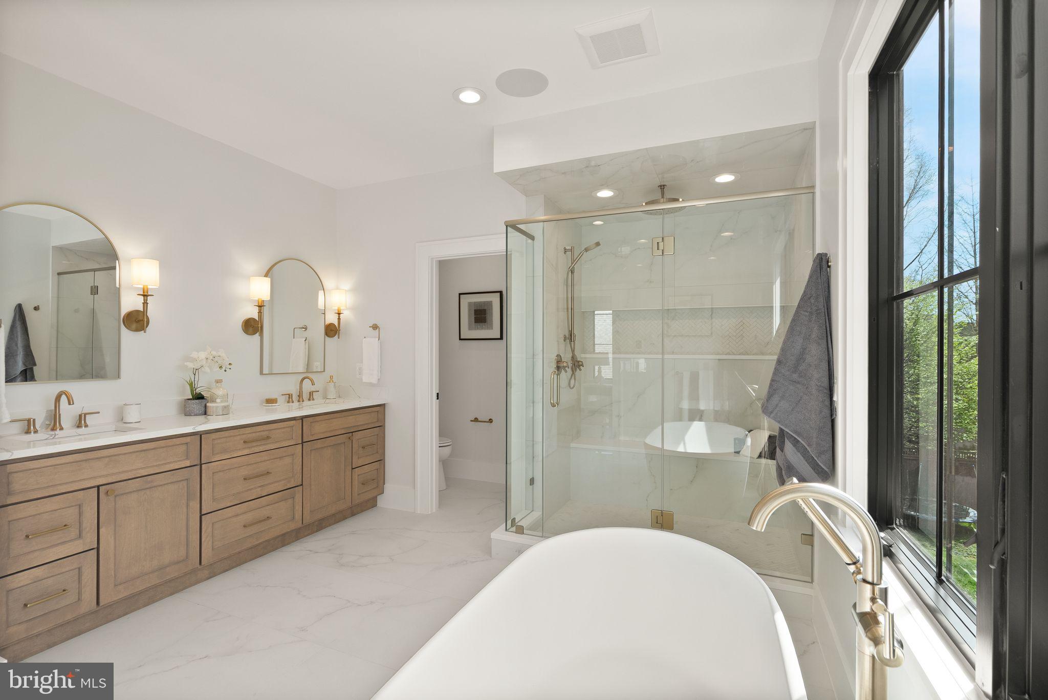 CLARENDON - Residential