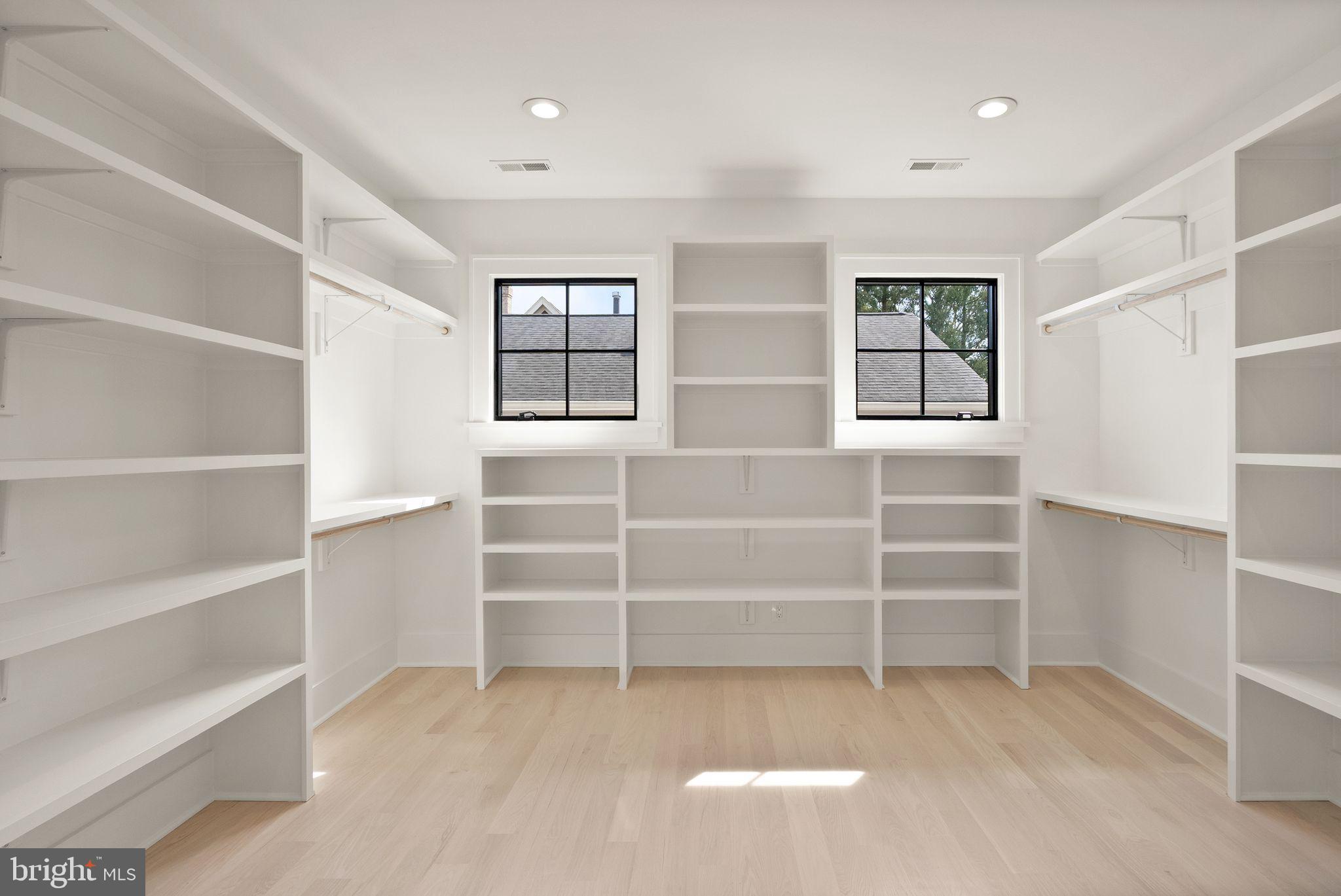 CLARENDON - Residential