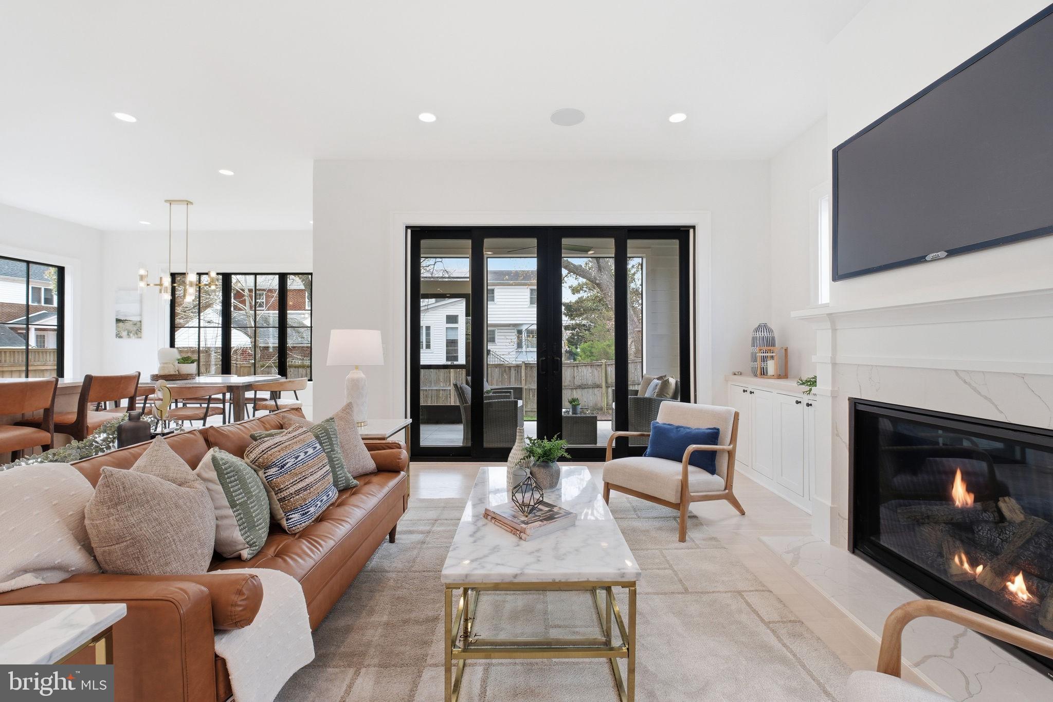 CLARENDON - Residential