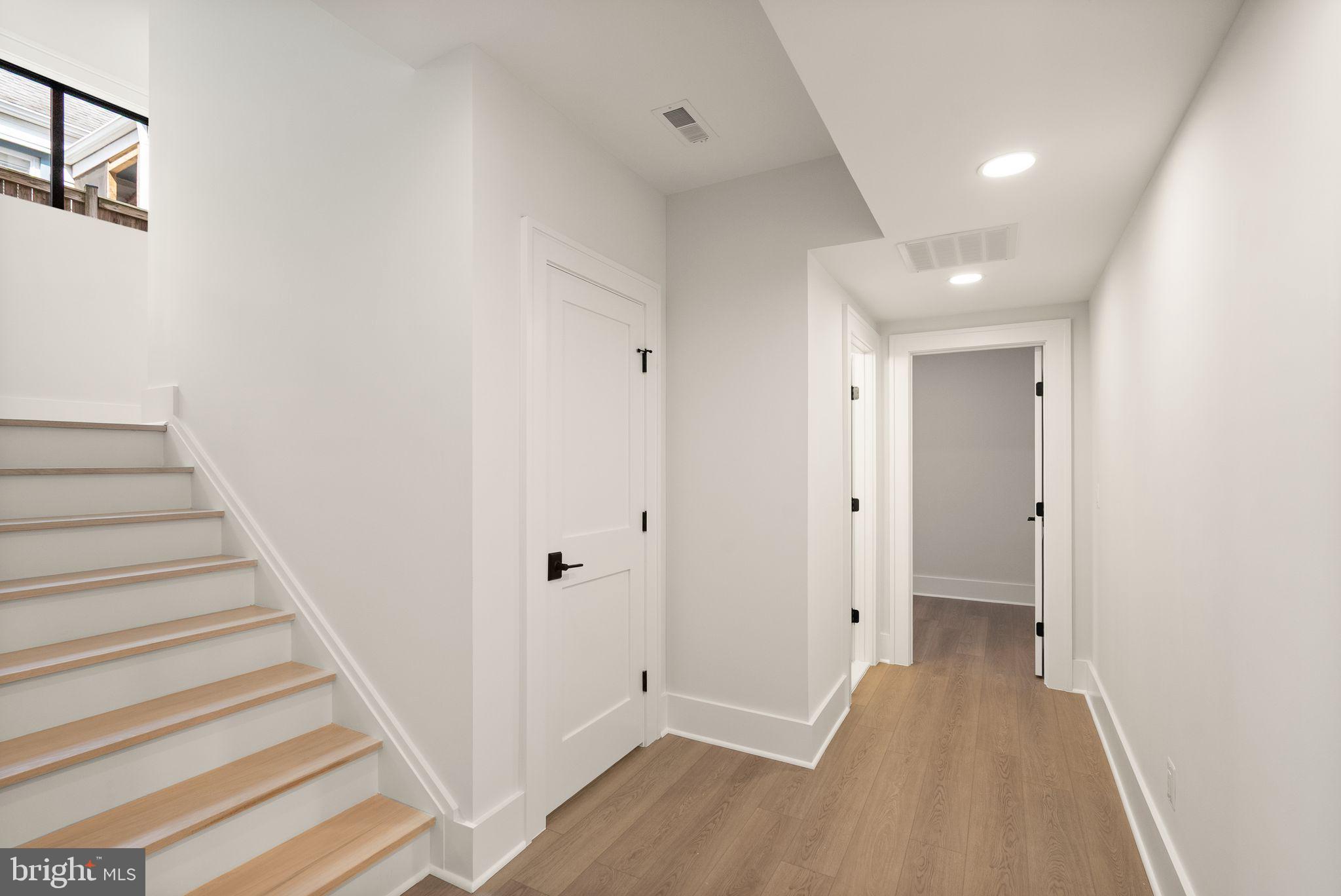 CLARENDON - Residential