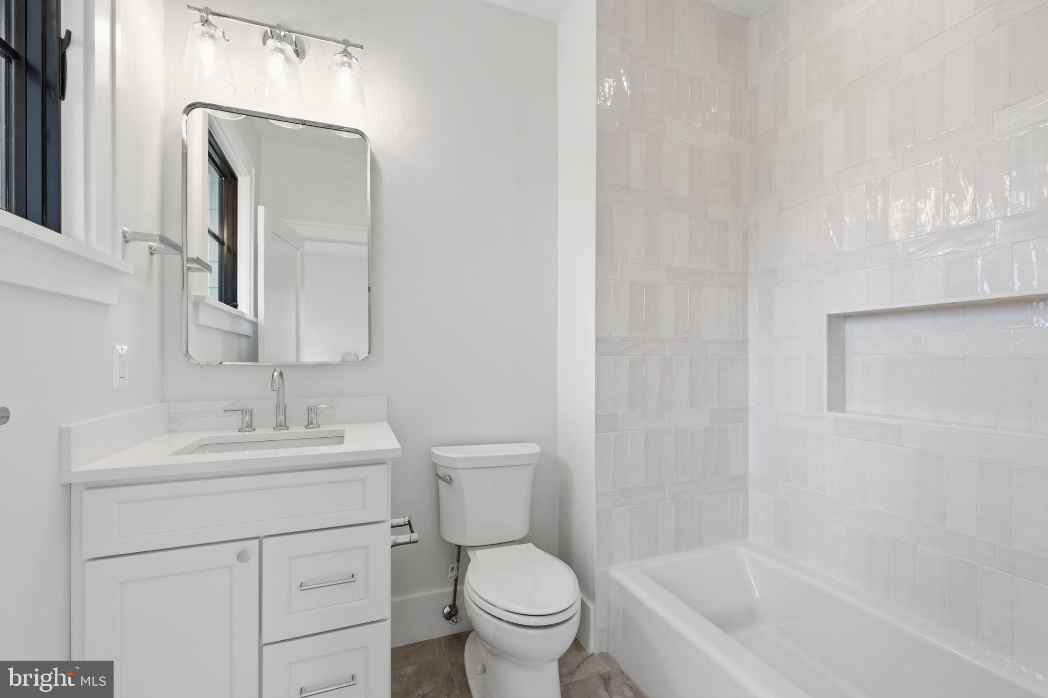 CLARENDON - Residential