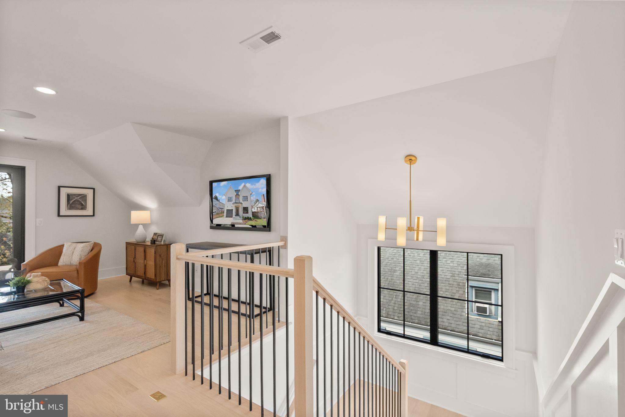 CLARENDON - Residential