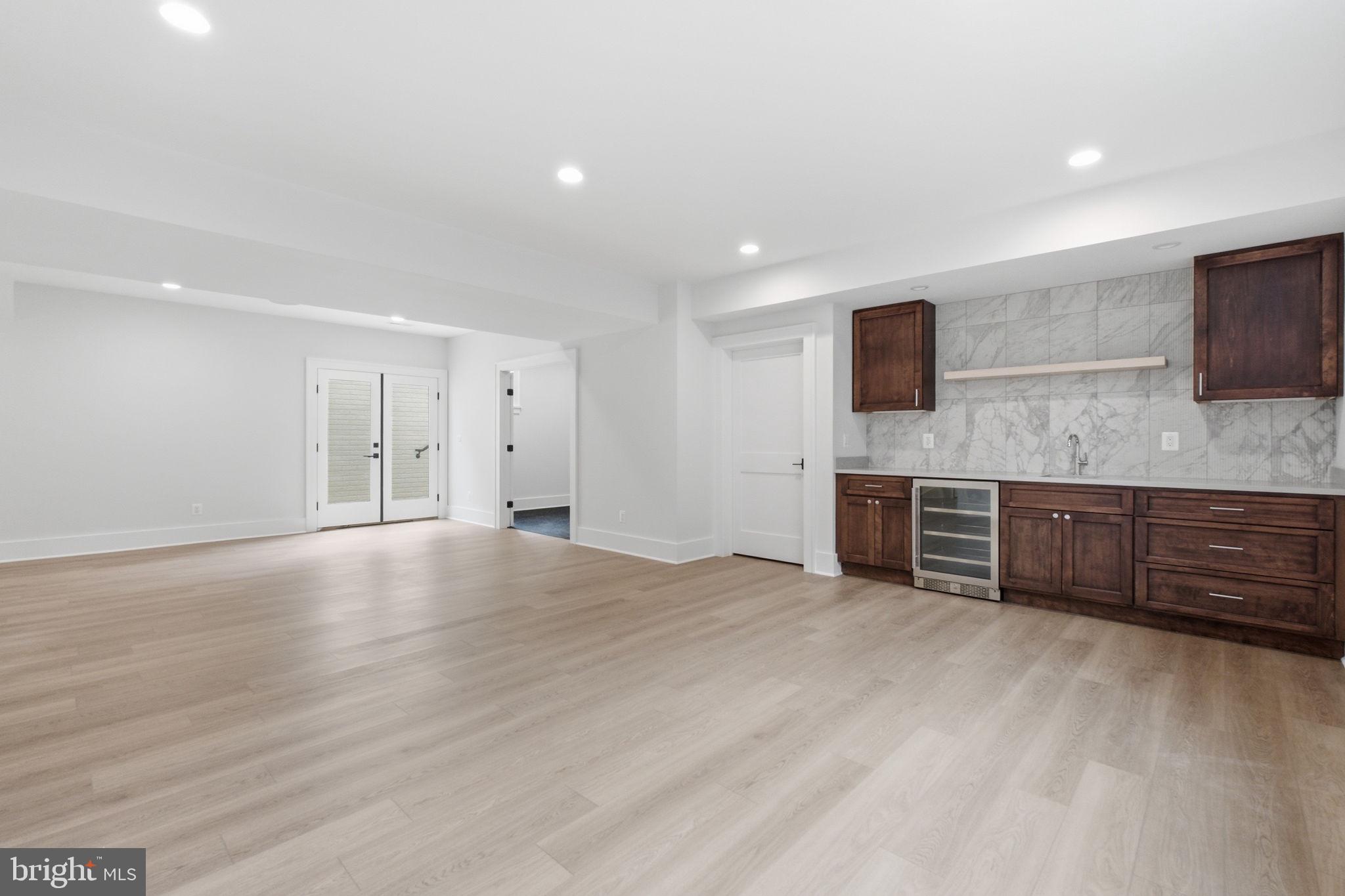 CLARENDON - Residential