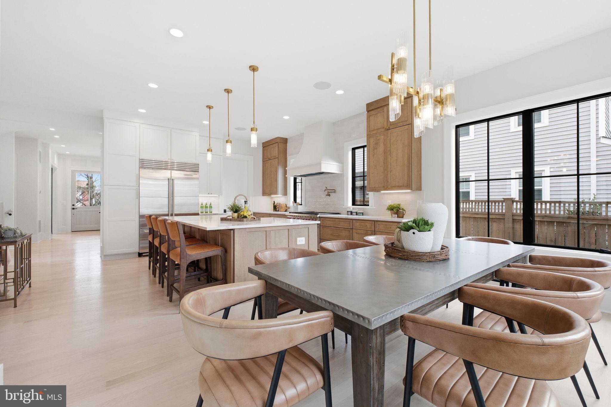 CLARENDON - Residential