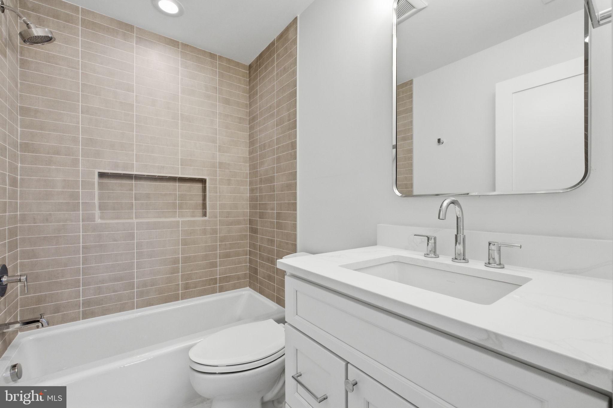 CLARENDON - Residential