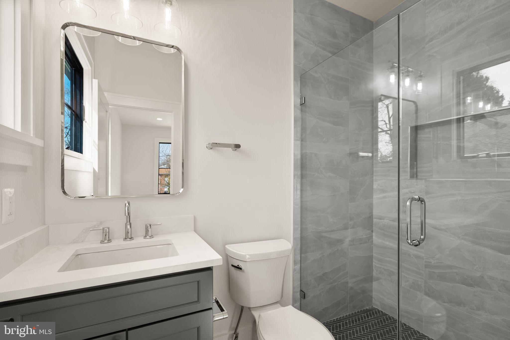 CLARENDON - Residential