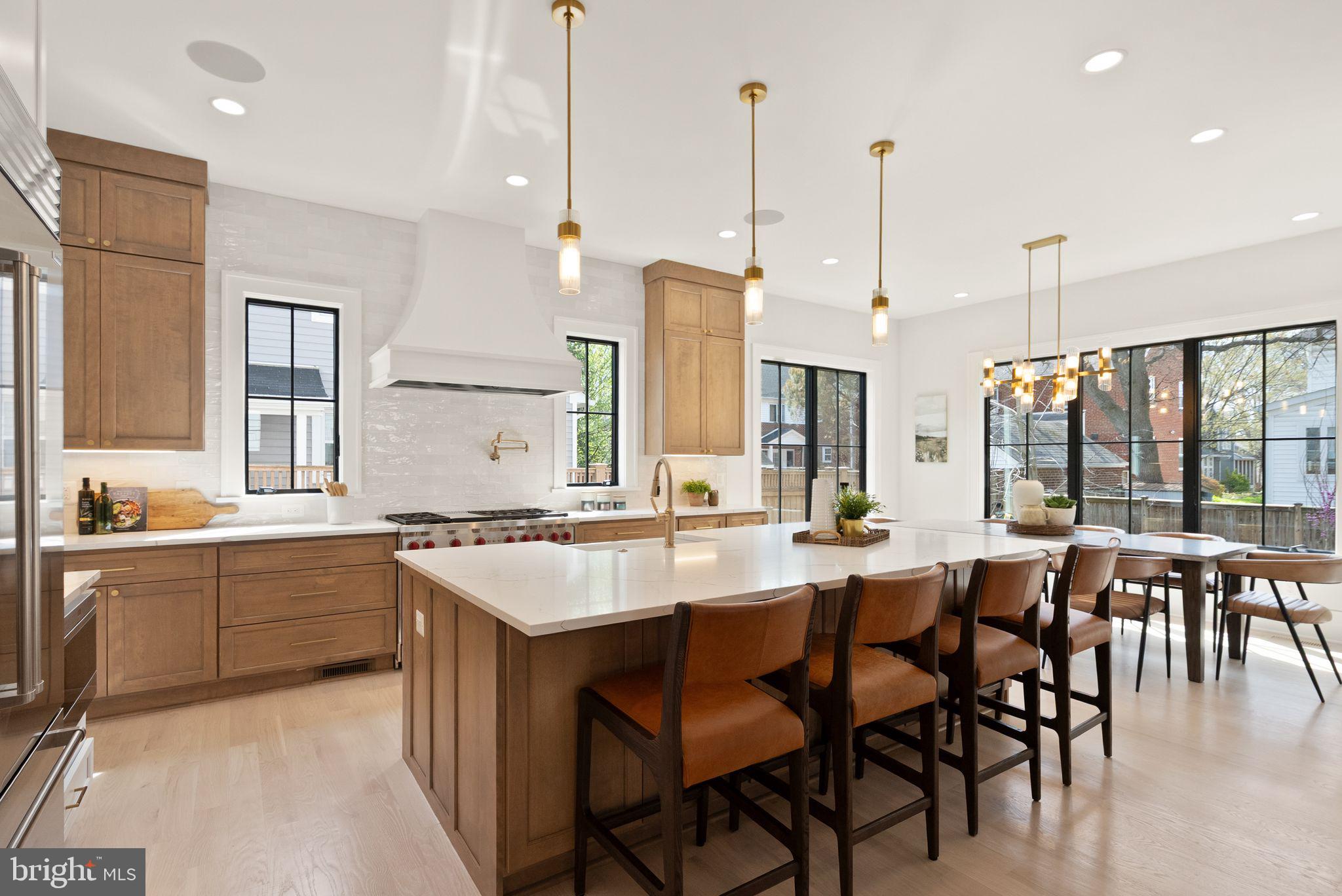 CLARENDON - Residential