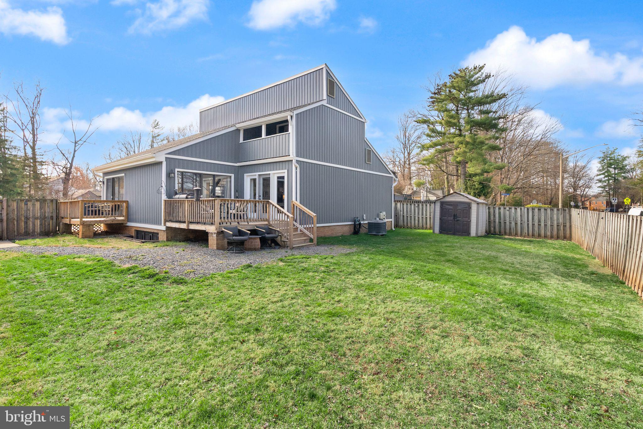 LAKE BRADDOCK - Residential