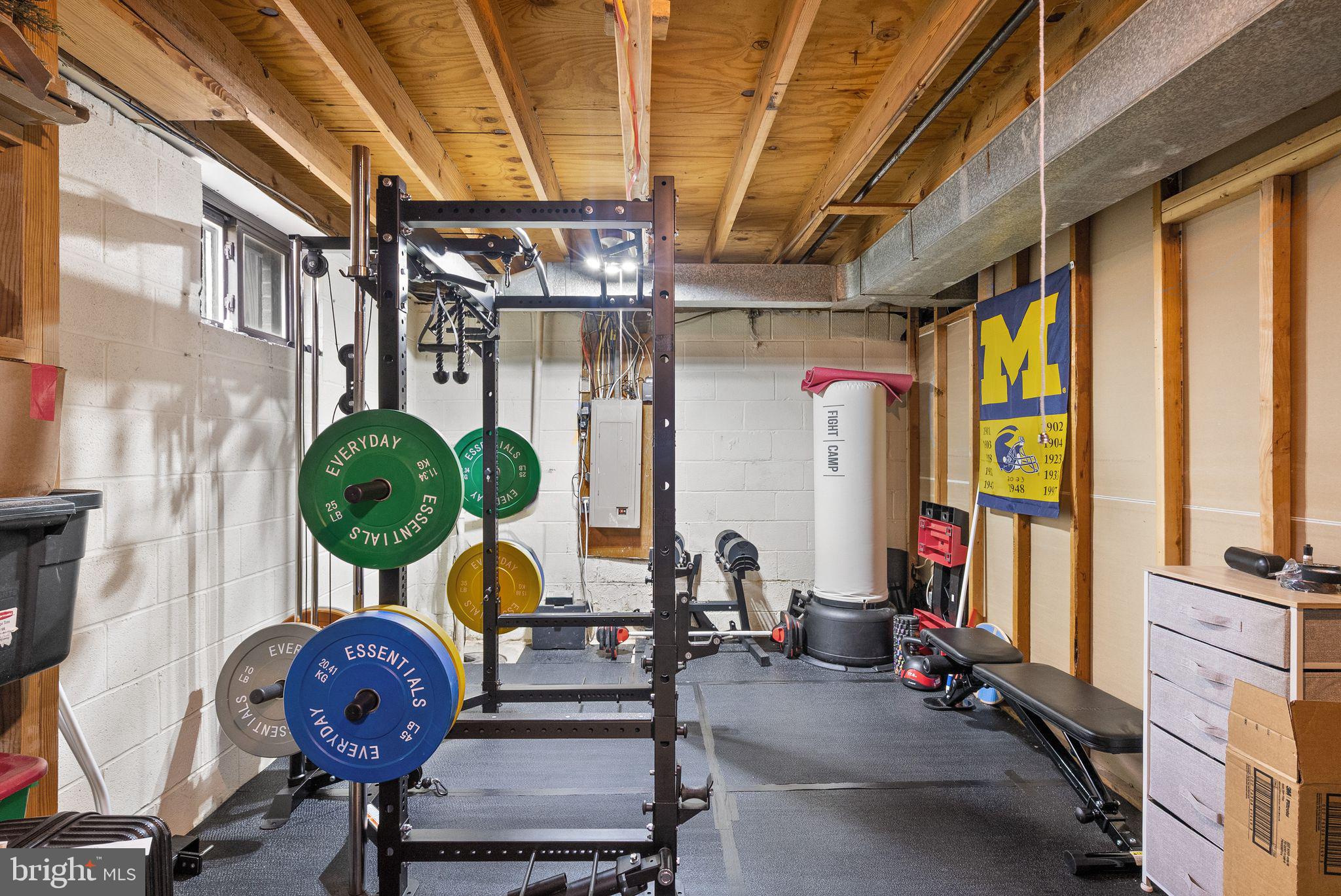 LAKE BRADDOCK - Residential