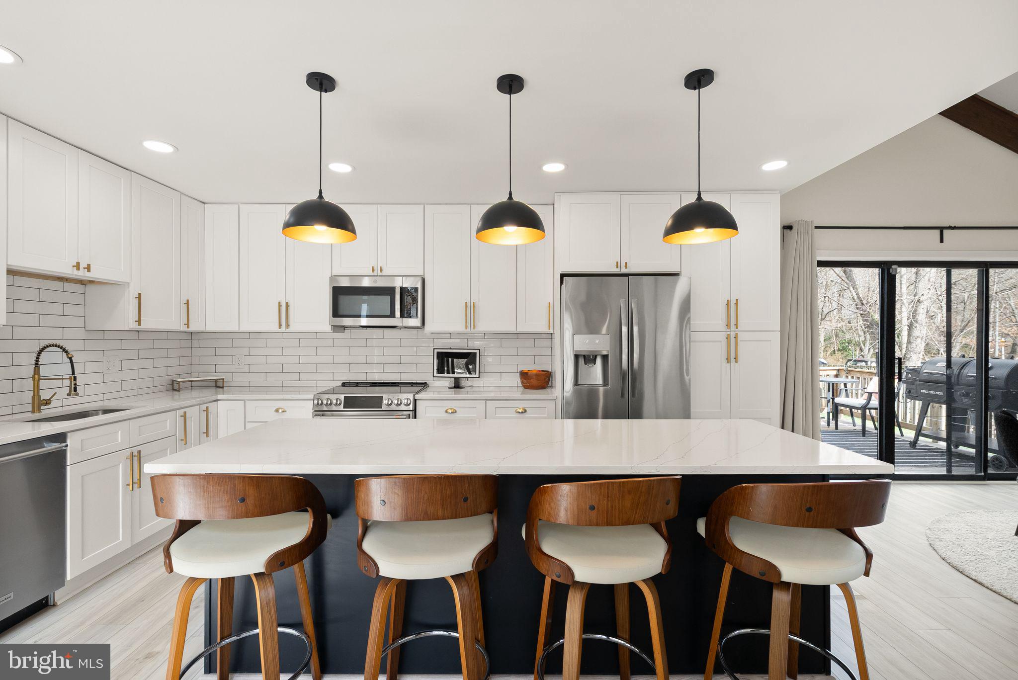 LAKE BRADDOCK - Residential