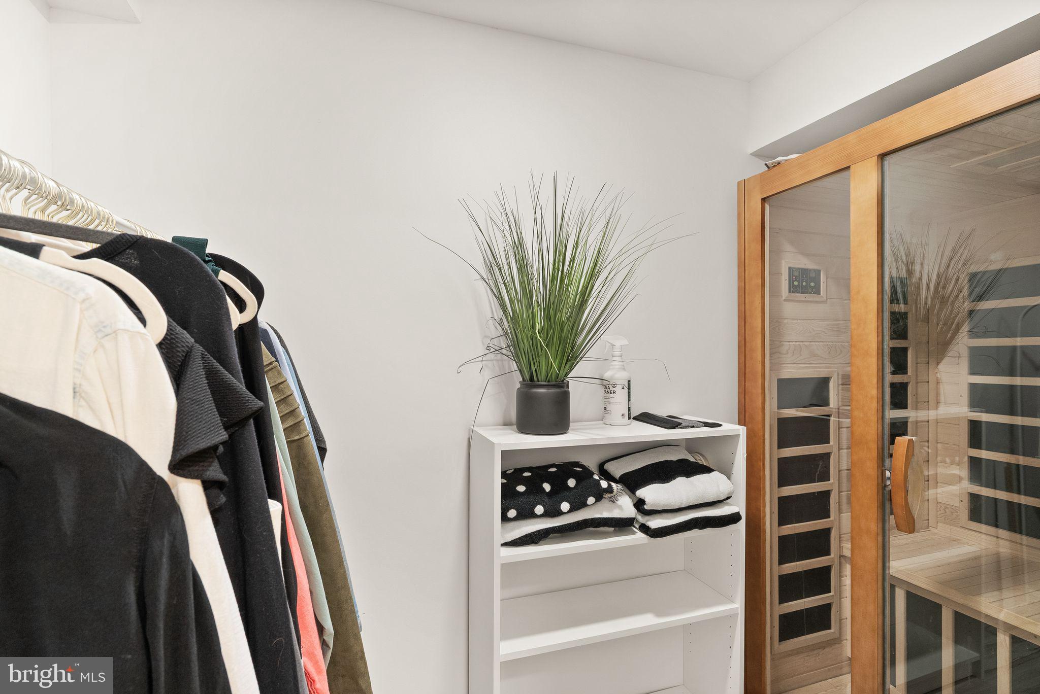 LAKE BRADDOCK - Residential