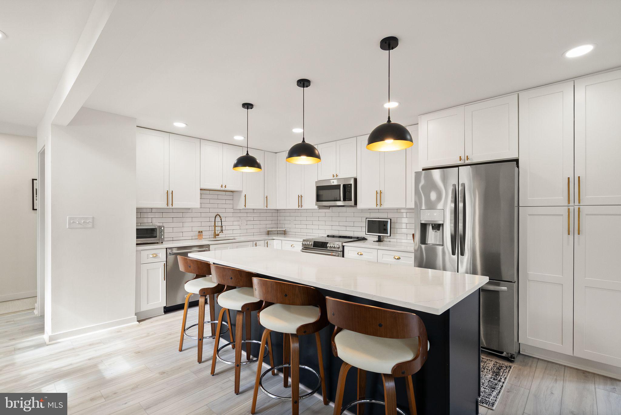 LAKE BRADDOCK - Residential