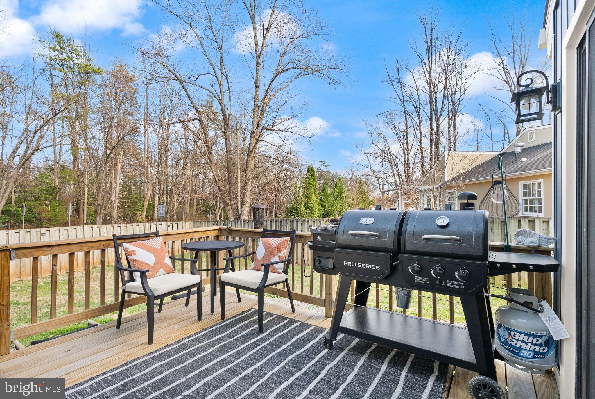 LAKE BRADDOCK - Residential