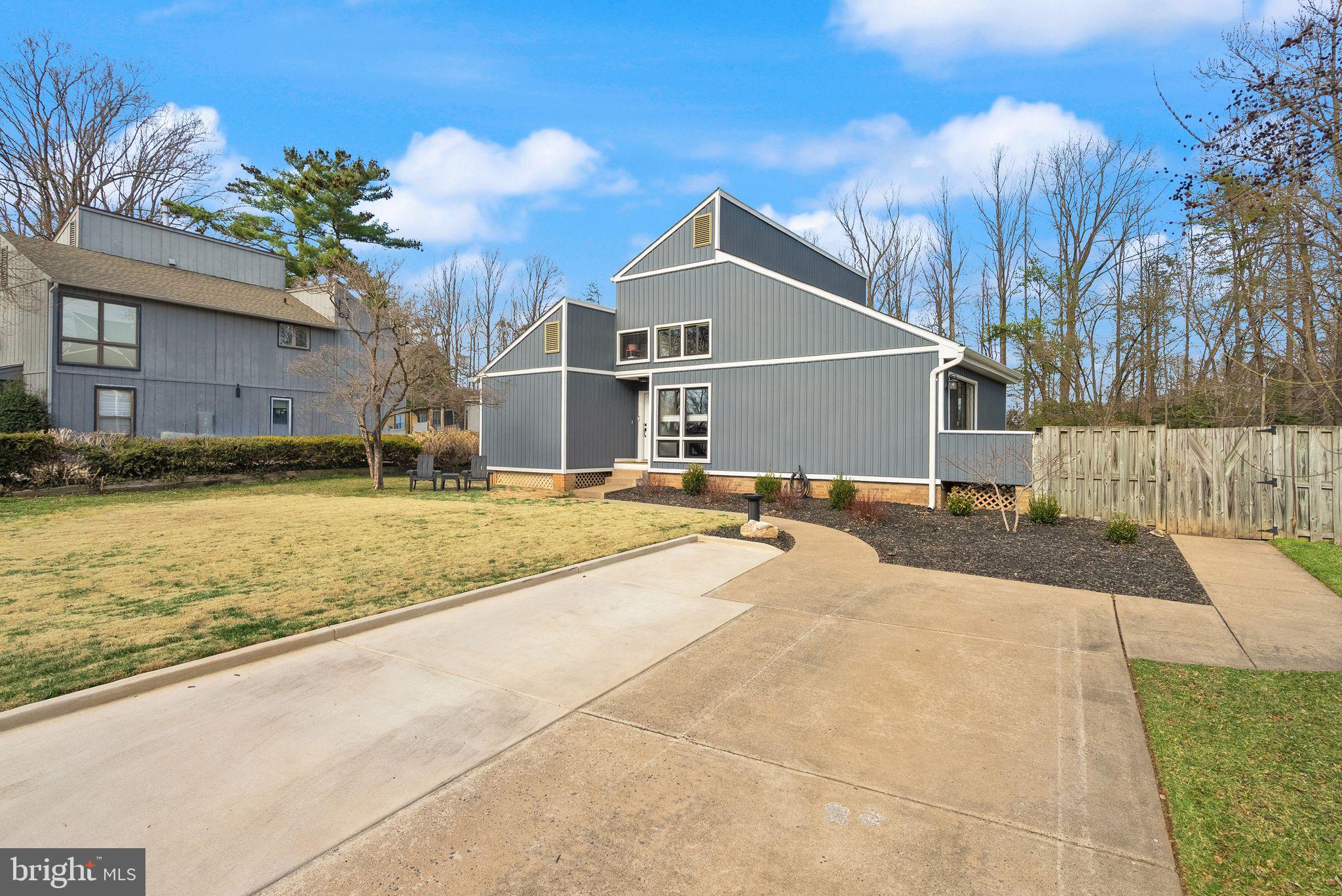 LAKE BRADDOCK - Residential