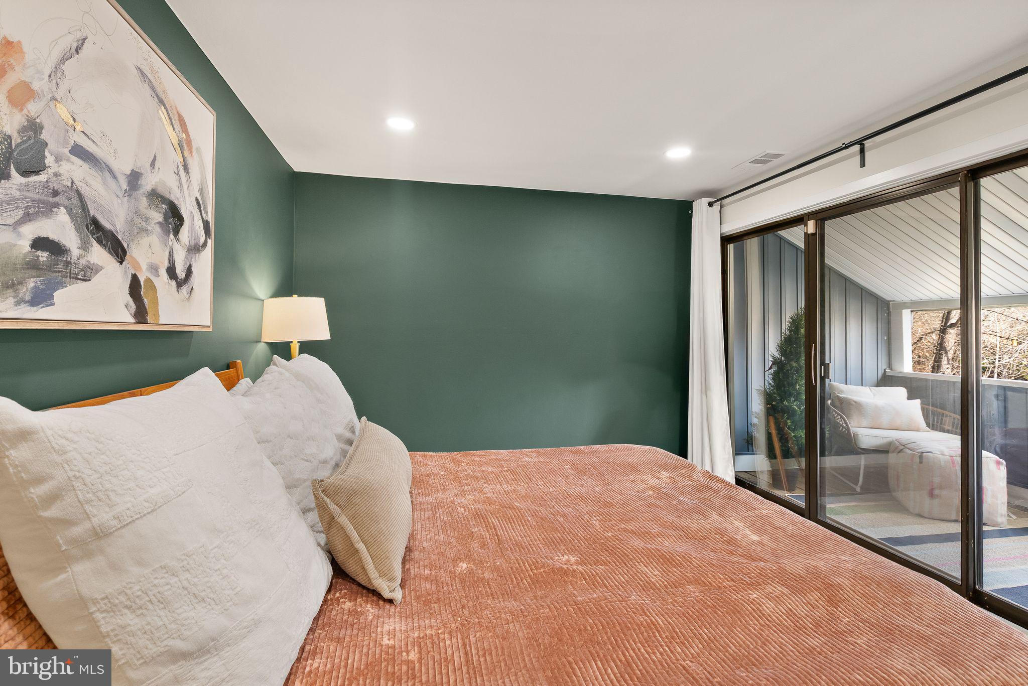 LAKE BRADDOCK - Residential