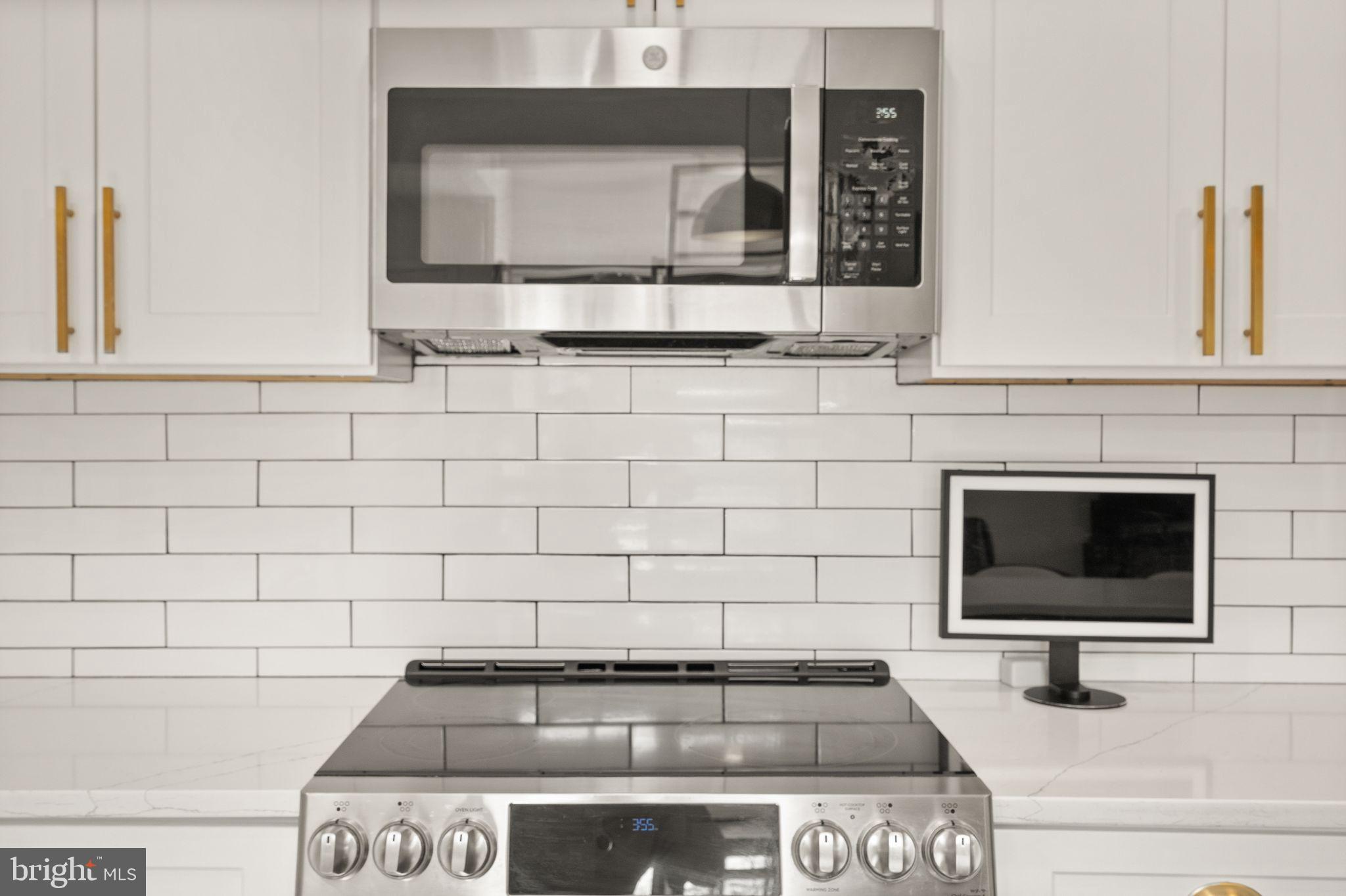 LAKE BRADDOCK - Residential