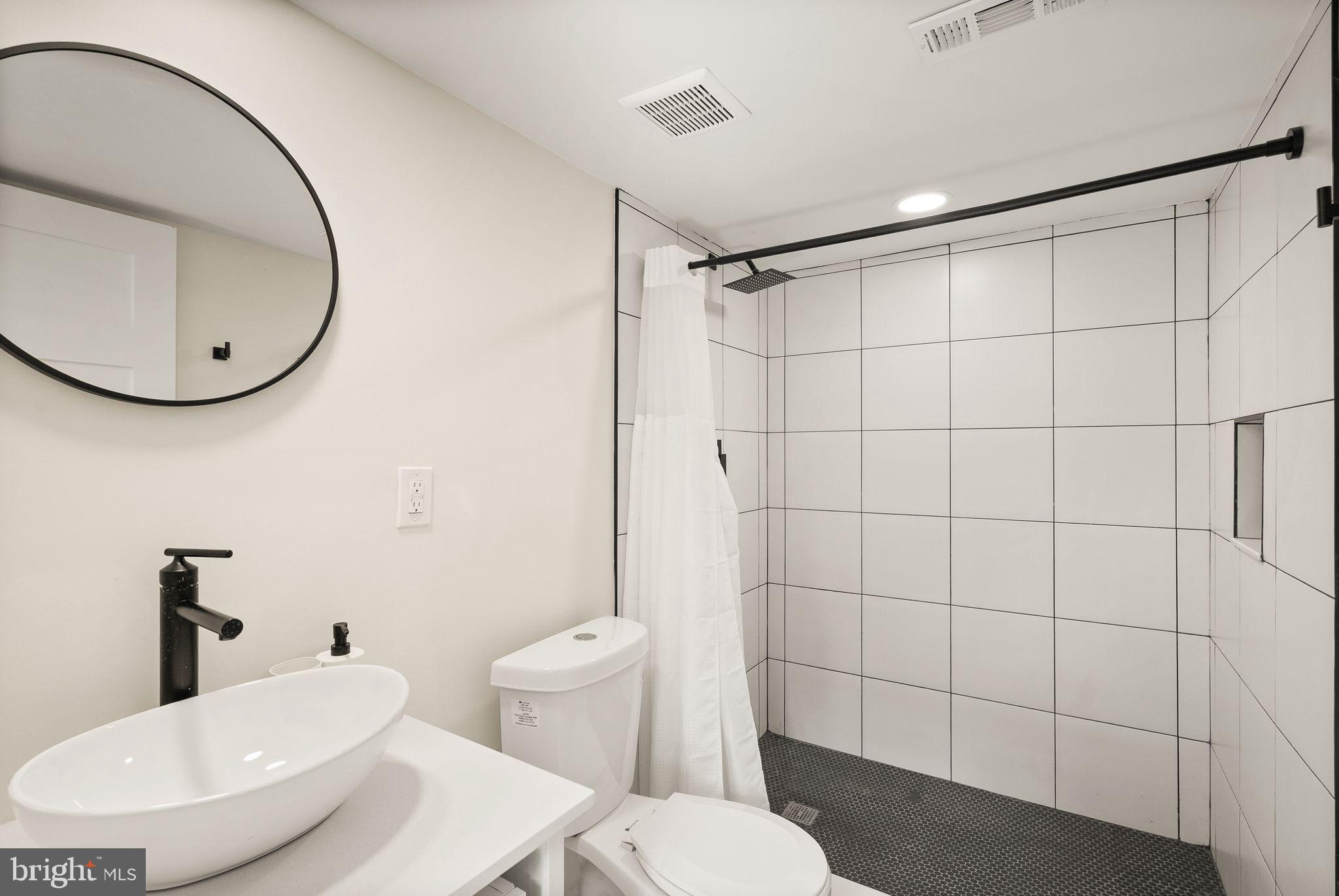 LAKE BRADDOCK - Residential