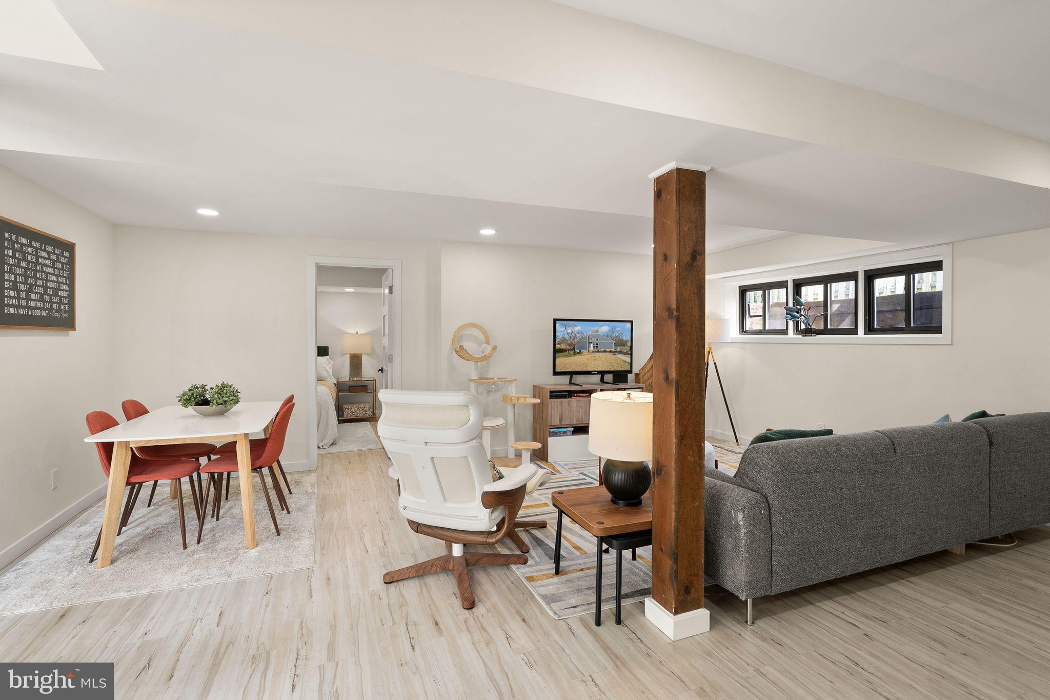 LAKE BRADDOCK - Residential