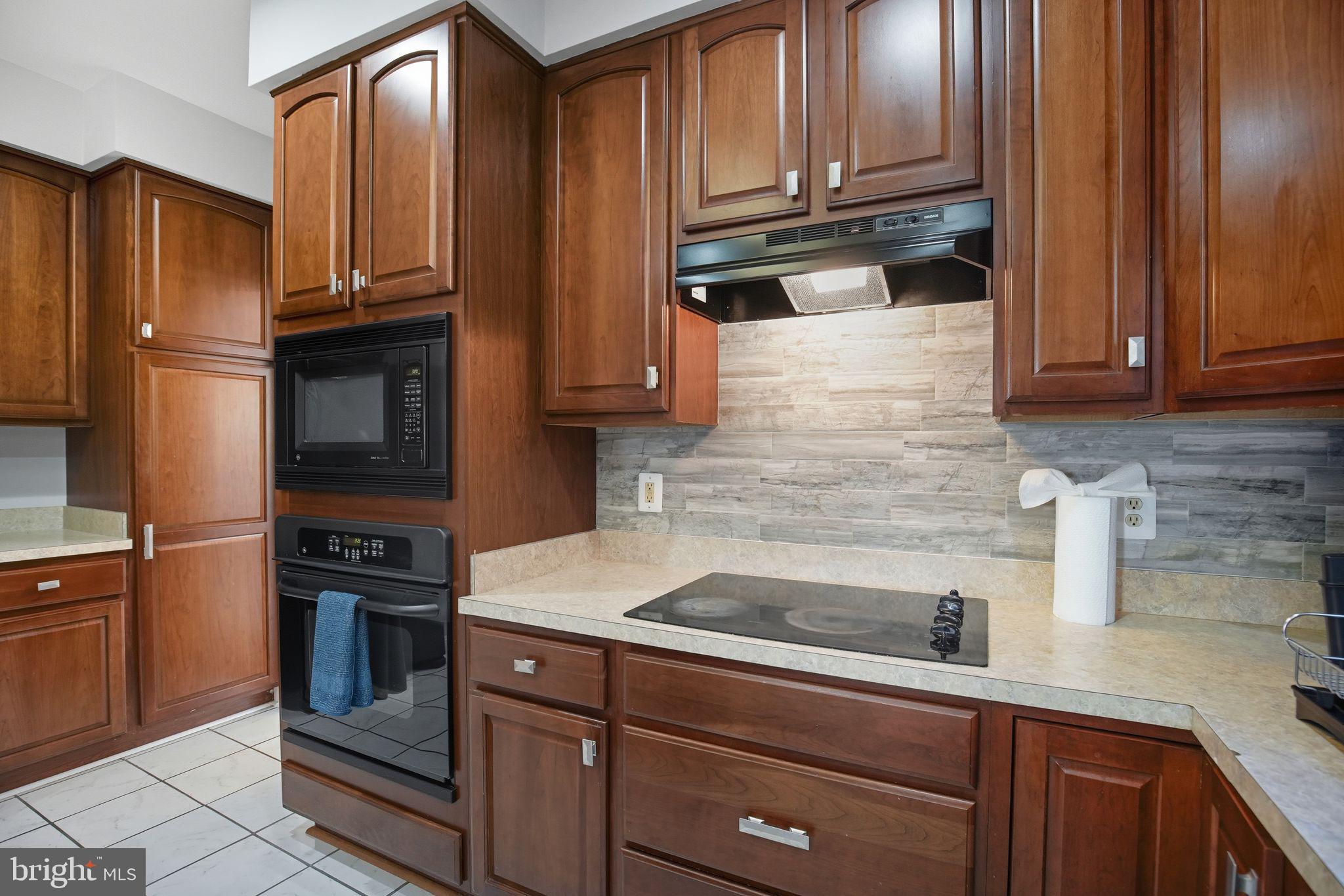 PEMBROOKE - Residential