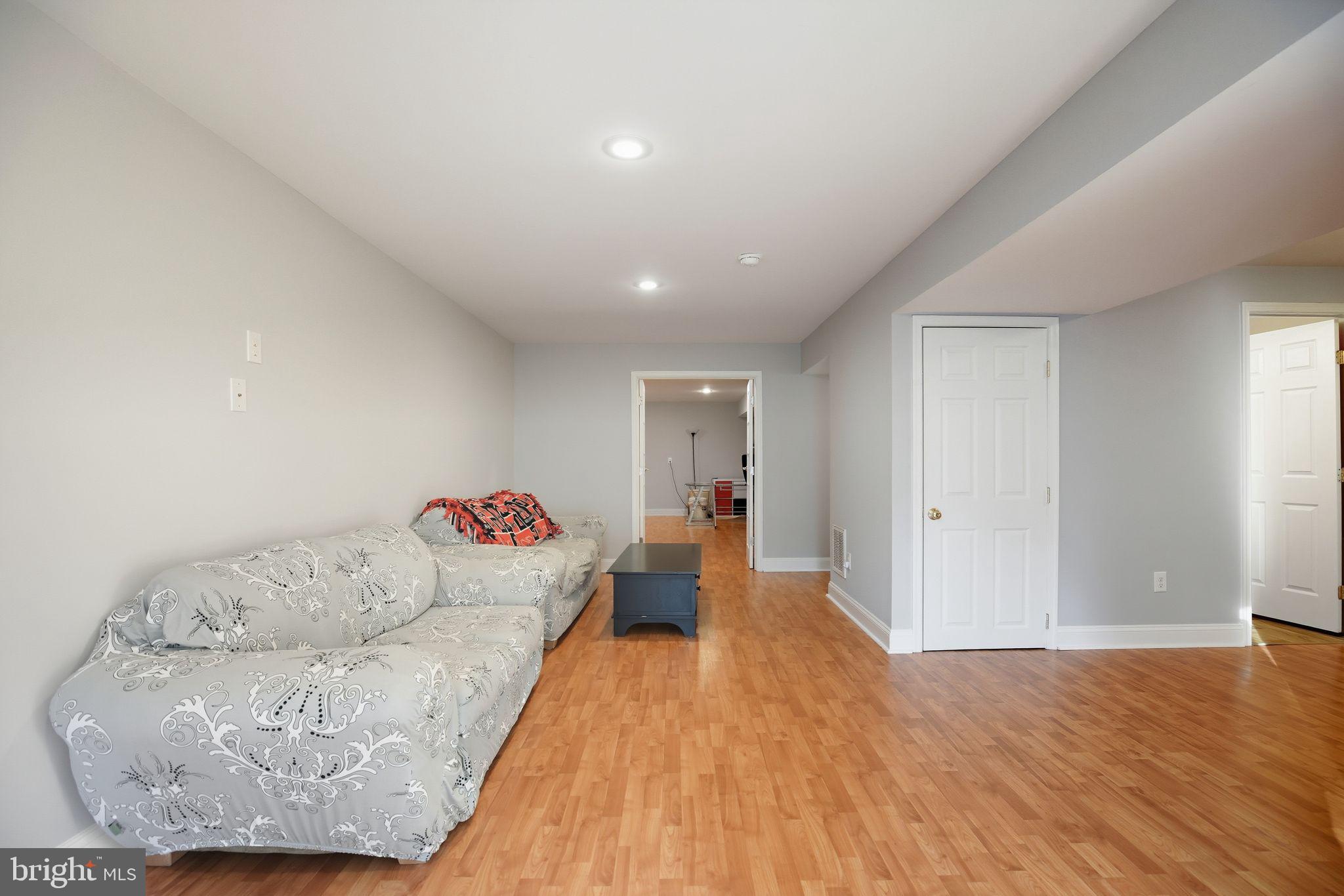 PEMBROOKE - Residential