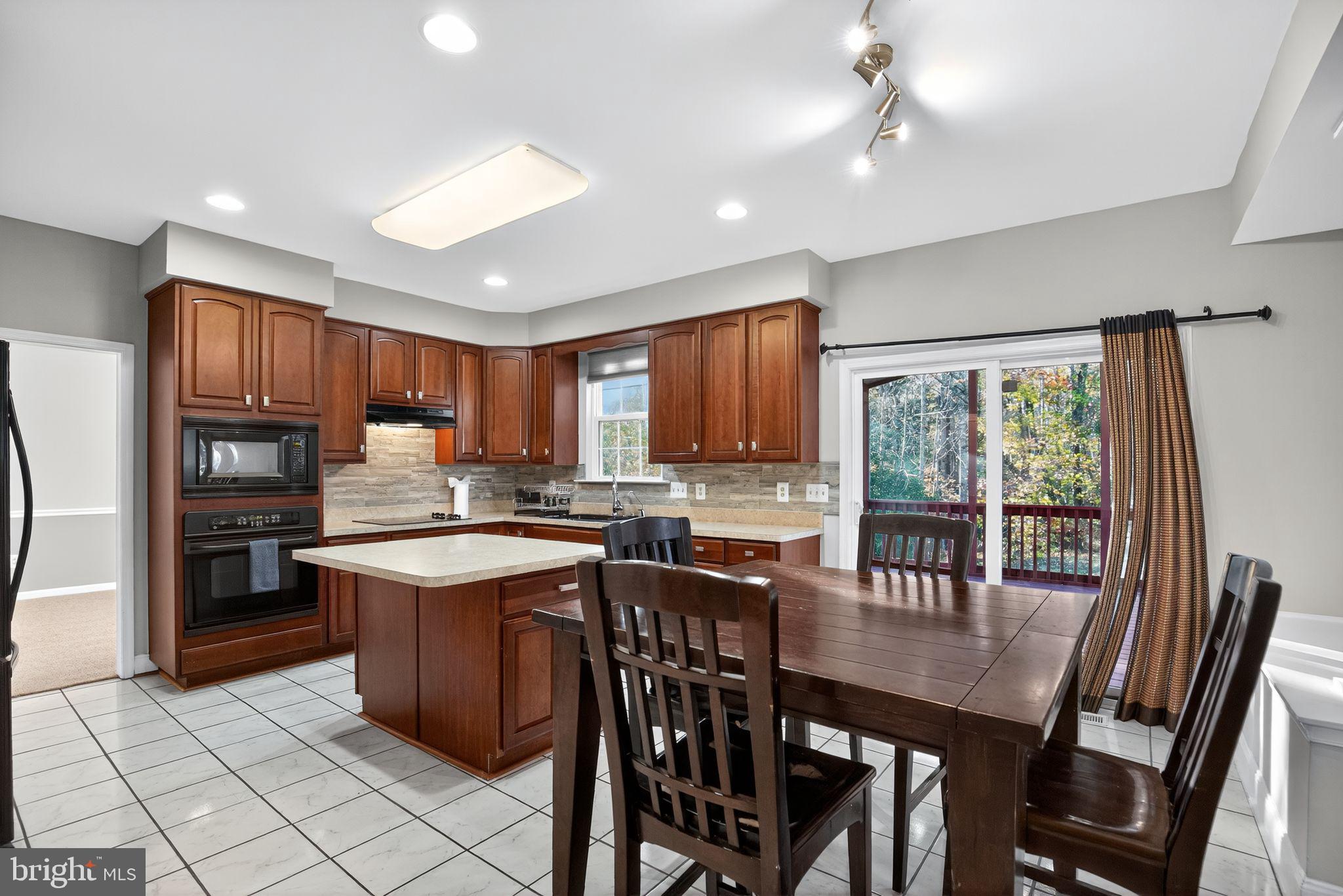 PEMBROOKE - Residential