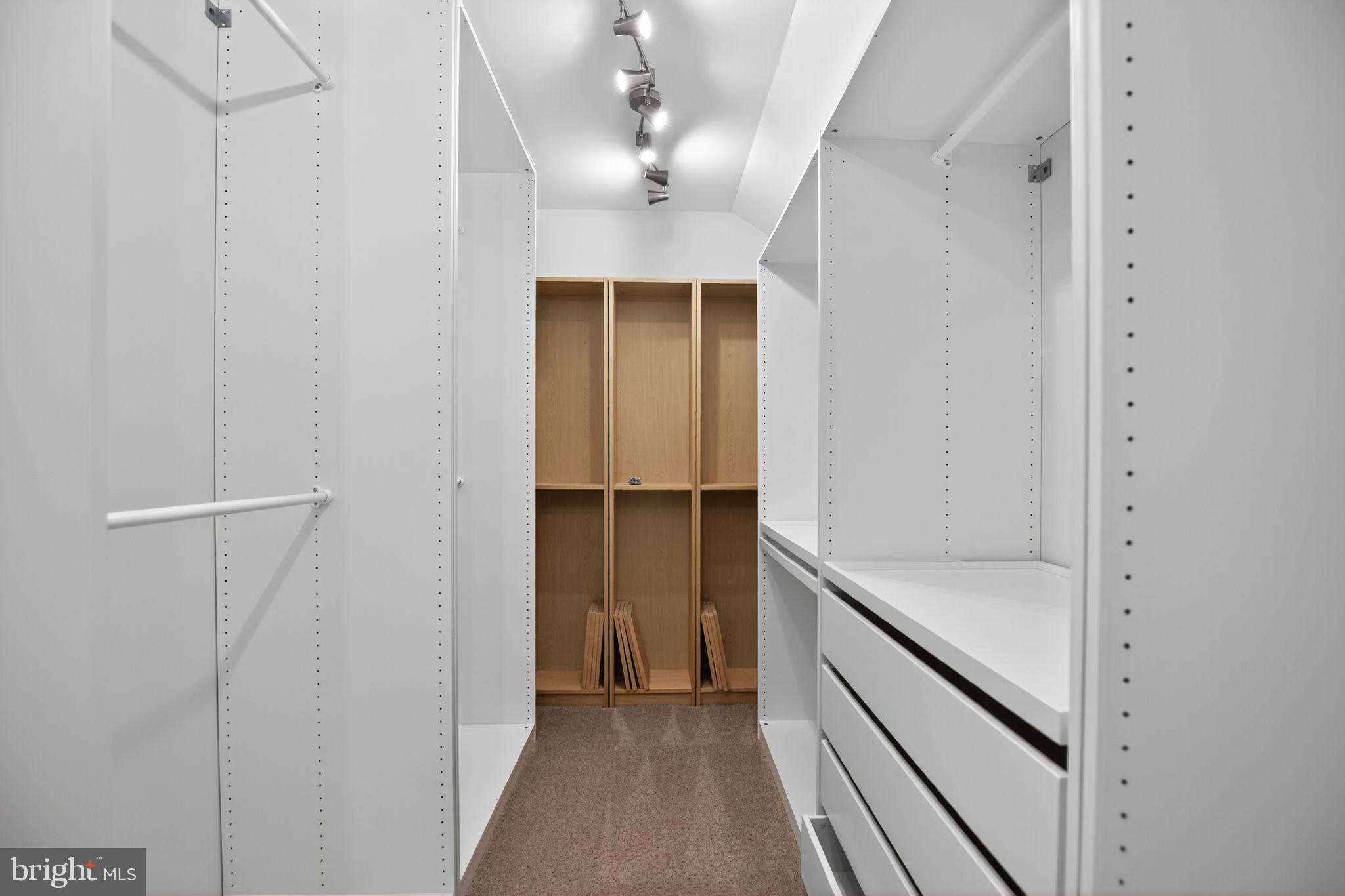 PEMBROOKE - Residential