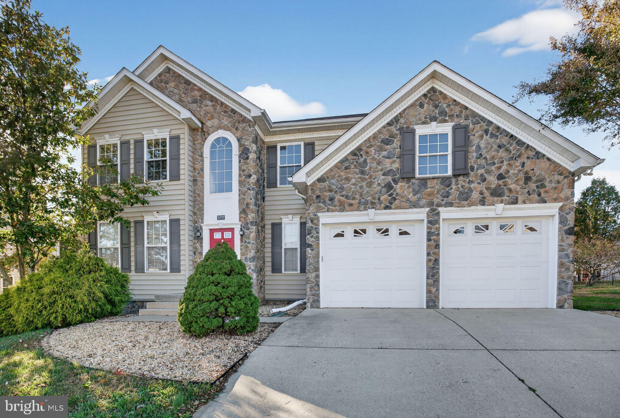 PEMBROOKE - Residential