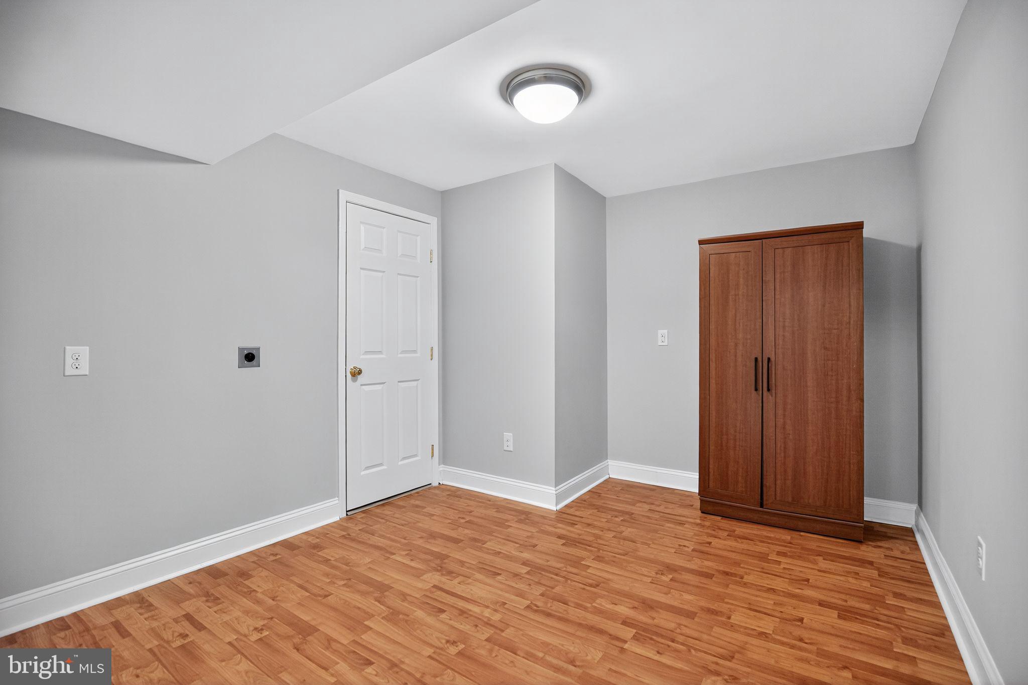 PEMBROOKE - Residential