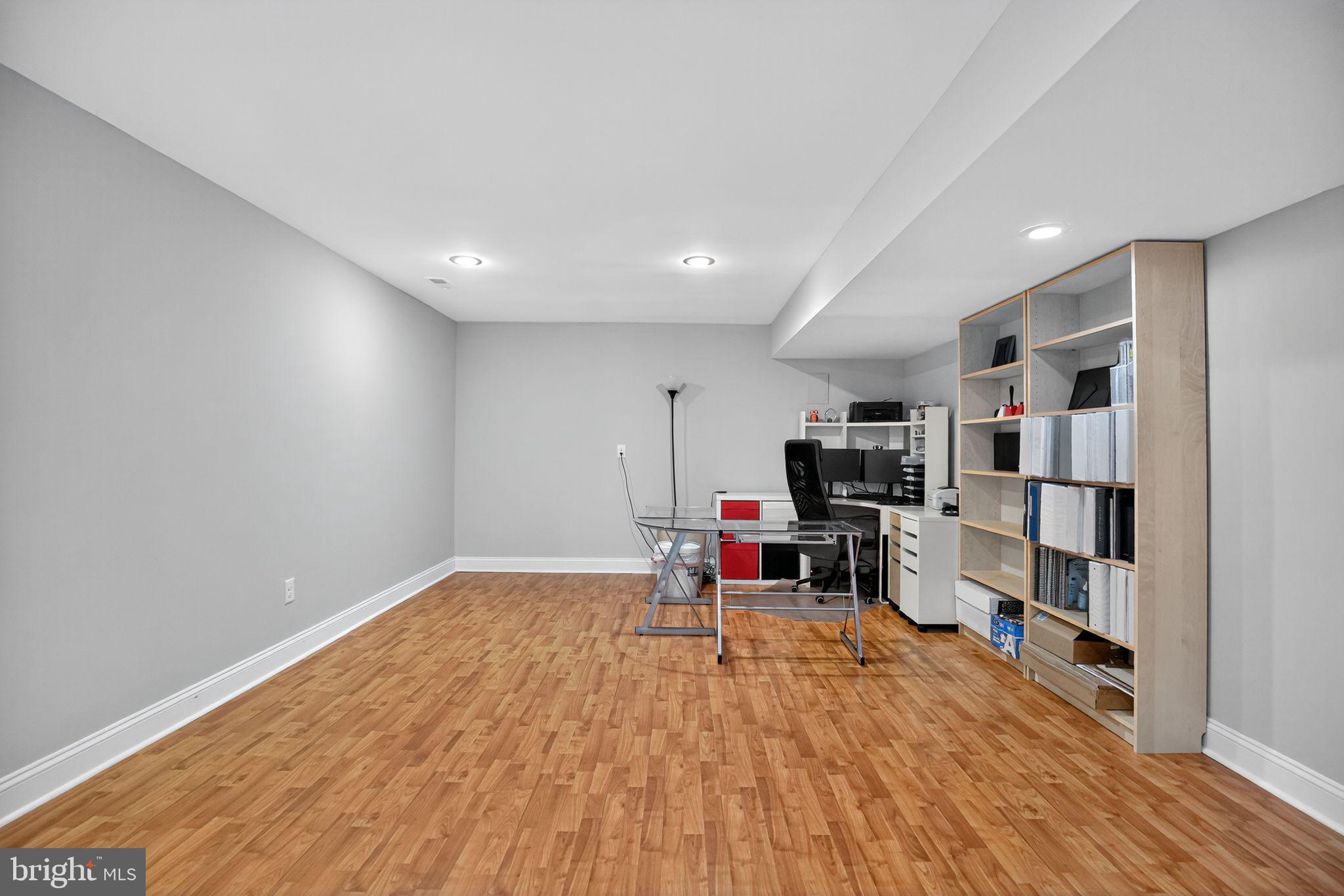 PEMBROOKE - Residential