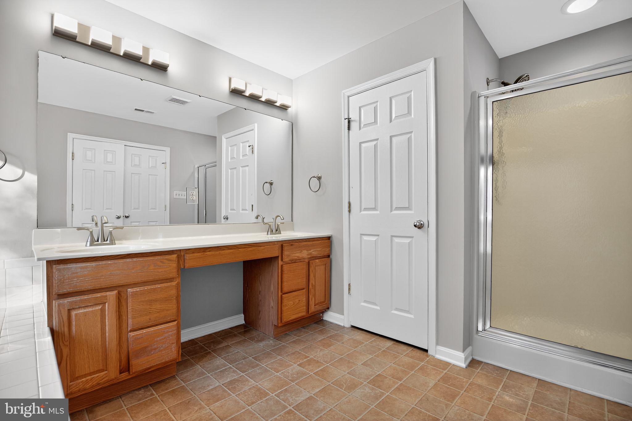 PEMBROOKE - Residential