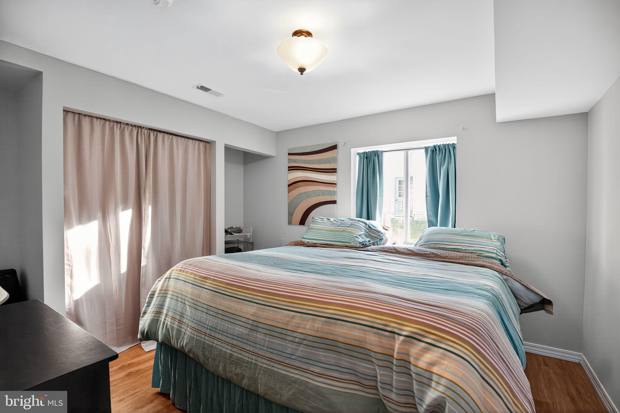 PEMBROOKE - Residential