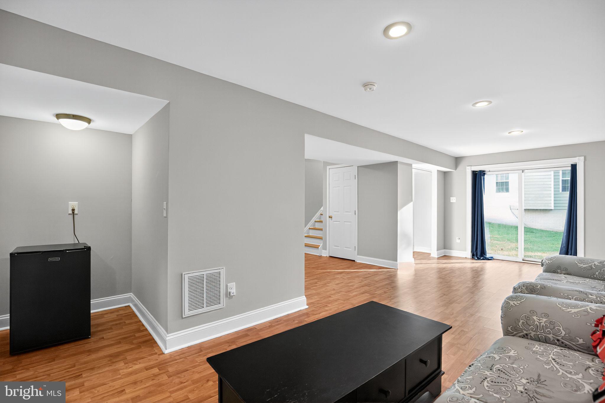 PEMBROOKE - Residential