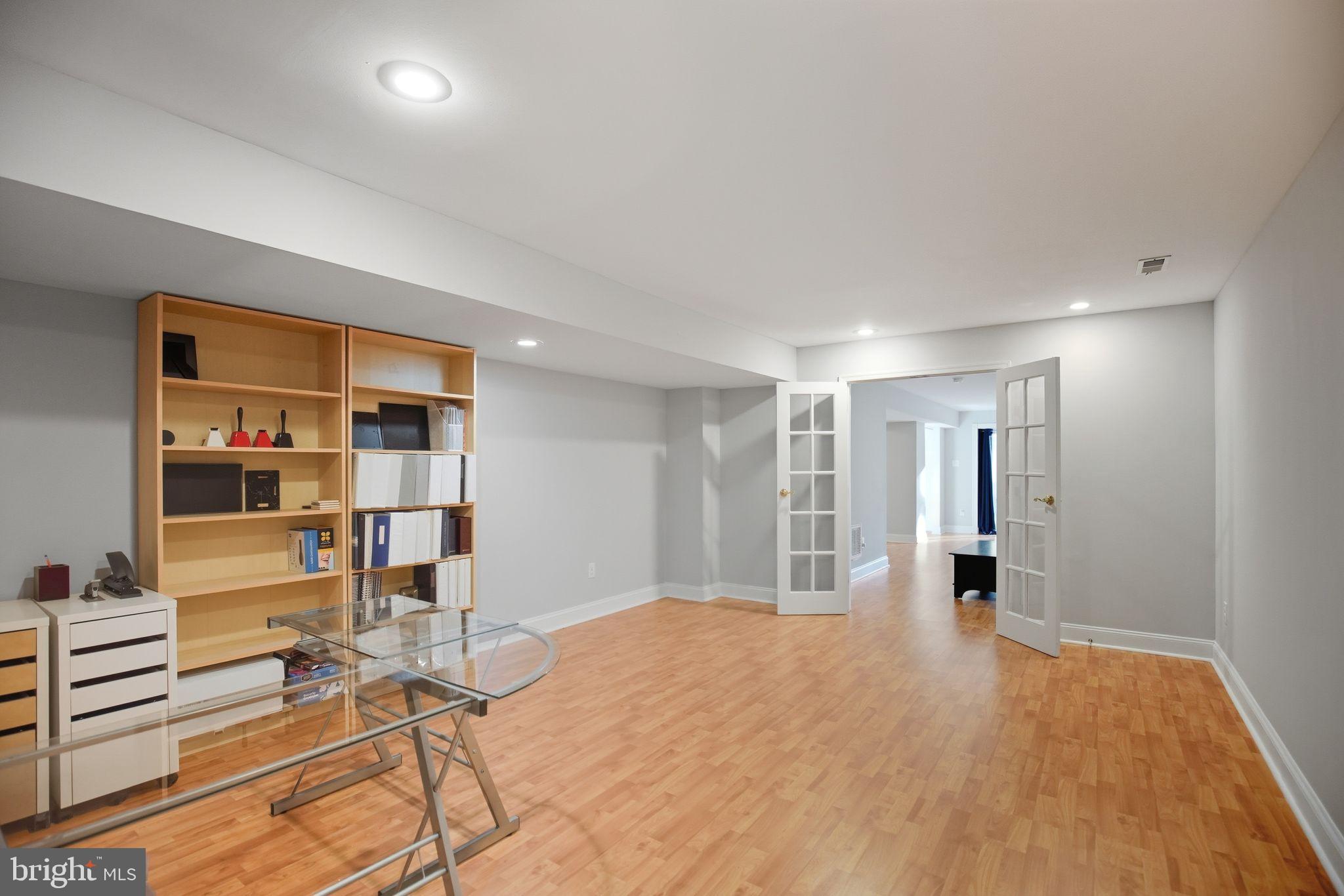 PEMBROOKE - Residential