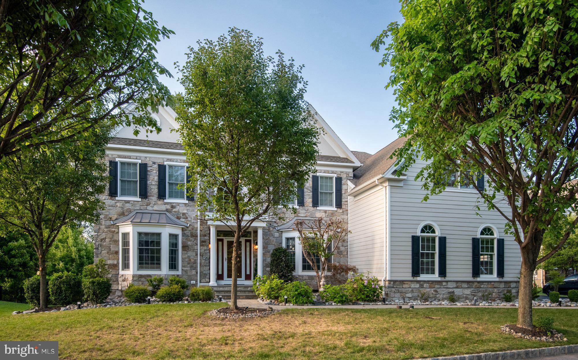 3805 WOODLAND DRIVE